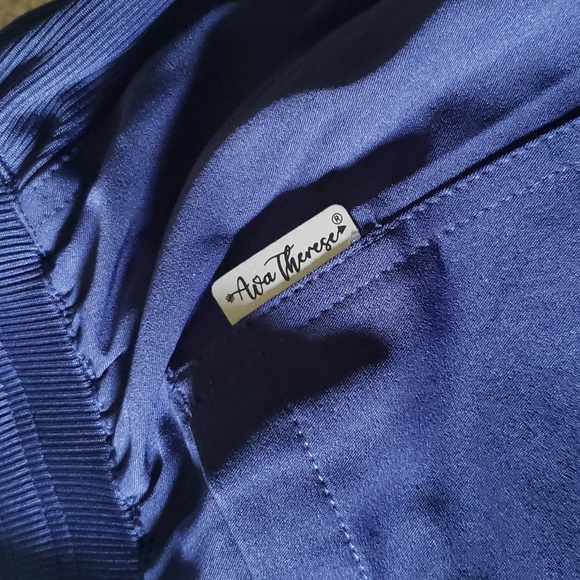 Ava Therese By Zavate 6-Pocket Cargo Jogger Stretch Scrub Pants in Navy - Picture 11 of 11